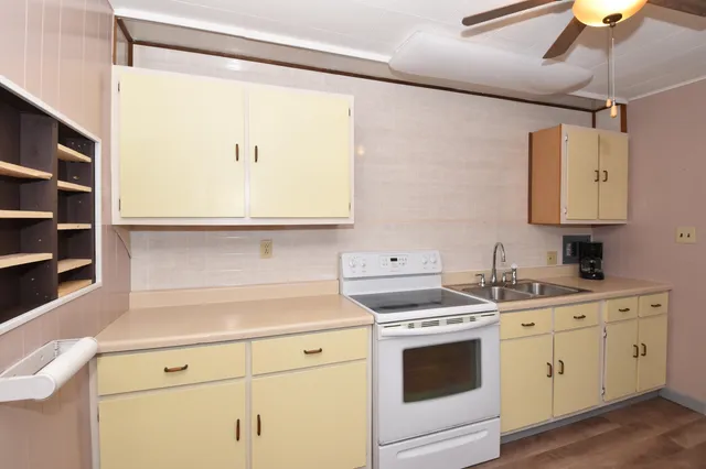 $234,900 | 2843 Eisenhower Drive, Racine, WI 53405