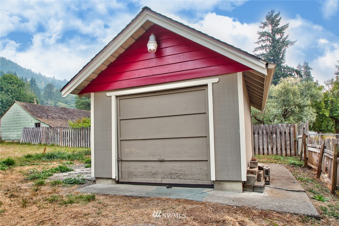 7289 Carlson Road Concrete, WA 98237 - Photo 13 of 19 Gallery Image 13