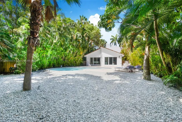 $3,550,000 | 147 Golden Beach Drive, Golden Beach, FL 33160