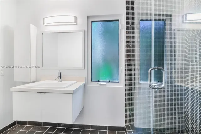 $3,550,000 | 147 Golden Beach Drive, Golden Beach, FL 33160