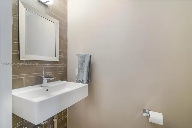 $3,550,000 | 147 Golden Beach Drive, Golden Beach, FL 33160