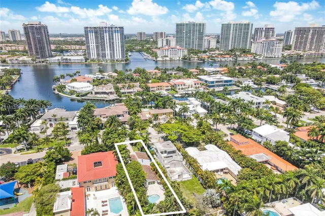 $3,550,000 | 147 Golden Beach Drive, Golden Beach, FL 33160