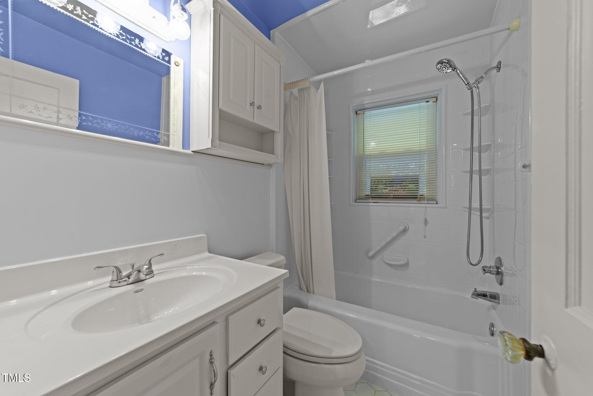 2719 Gordon Street Raleigh, NC 27608 - Photo 24 of 38 Hallway Bath (Full)