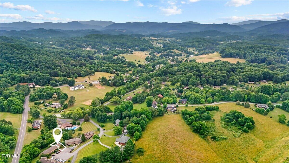 660 Fox Meadow Road, Unit 8 Elizabethton, TN 37643 - Photo 38 of 44 44-DJI_20260608192614_0105_D
