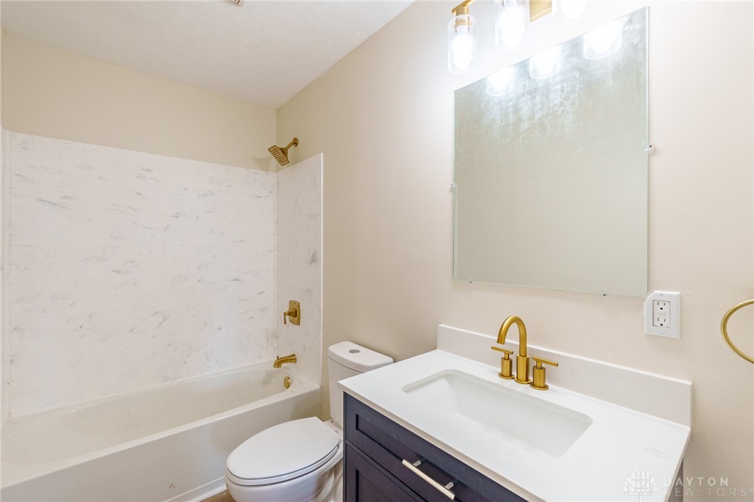 1327 Victory Road Springfield, OH 45504 - Photo 18 of 32