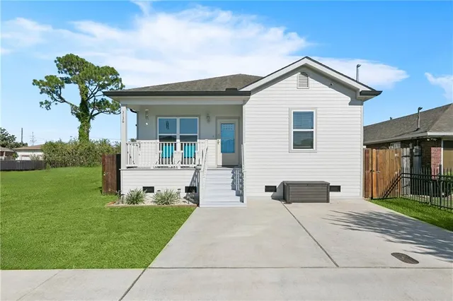 $335,000 | 3136 Lexington Avenue, Kenner, LA 70065