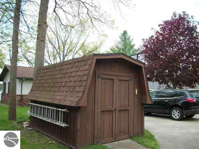 8619 Kokosing Road Hale, MI 48739 - Photo 9 of 28 1758647-8.JPG