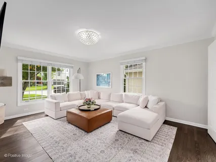 $974,900 | 828 Cambridge Avenue, Elmhurst, IL 60126