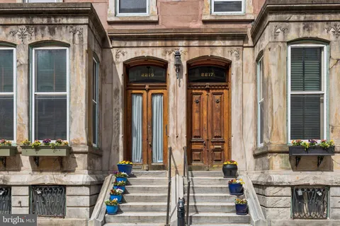 $800,000 | 2219 Delancey Place, Unit 6, Philadelphia, PA 19103