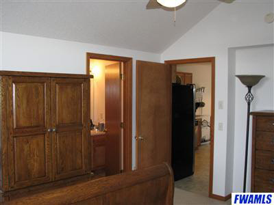 5716 Rio Canyon Run Fort Wayne, IN 46825 - Photo 10 of 17 Gallery Image 10