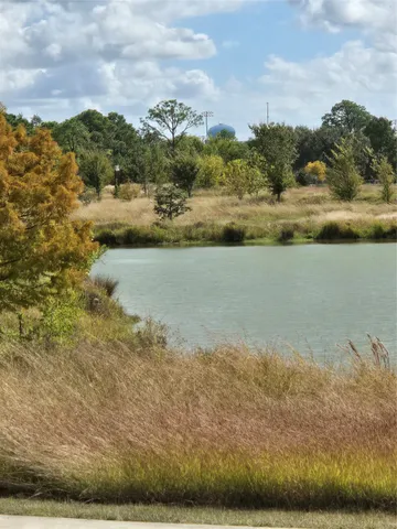 $179,900 | 1532 Silverpines Road, Unit 532, Houston, TX 77062