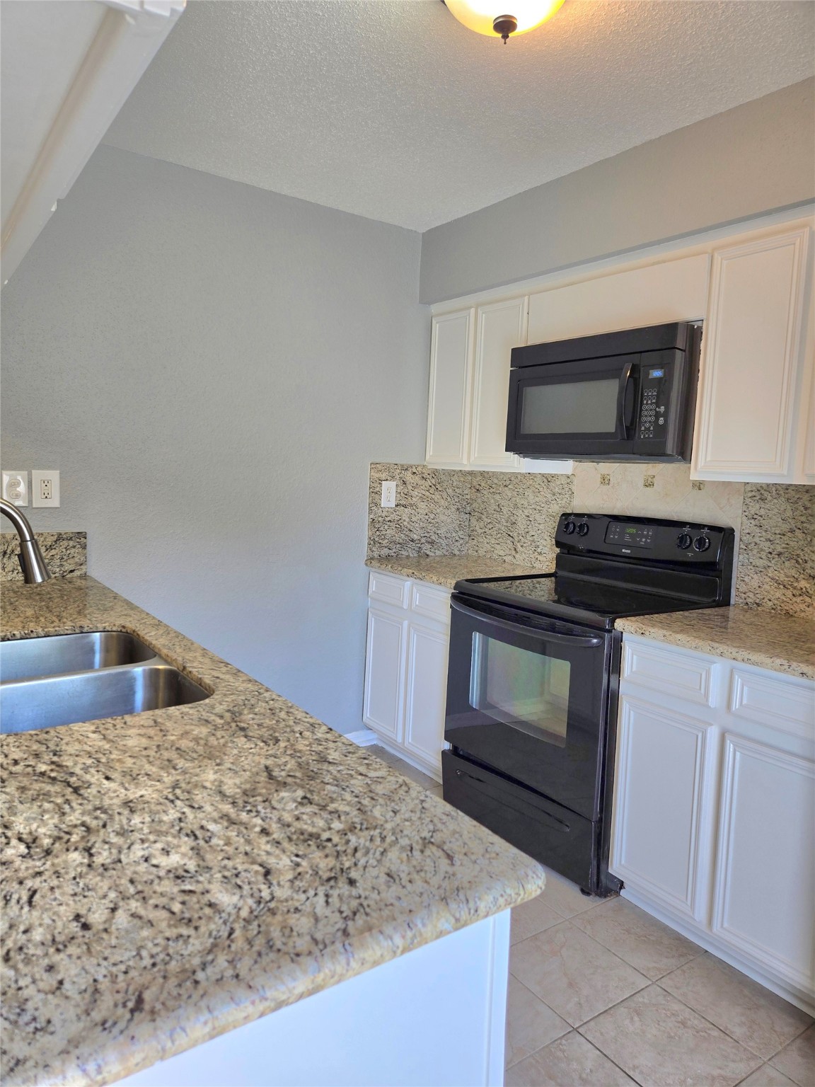 1532 Silverpines Road, Unit 532 Houston, TX 77062 - Photo 7 of 17