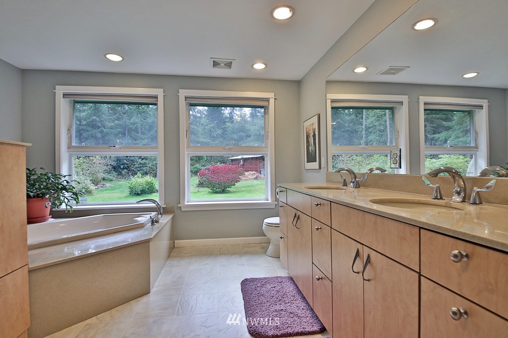 7323 Heggeness Road Clinton, WA 98236 - Photo 12 of 25 Gallery Image 12