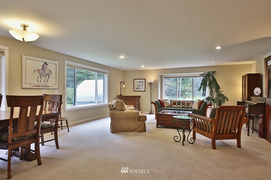 7323 Heggeness Road Clinton, WA 98236 - Photo 4 of 25 Gallery Image 4