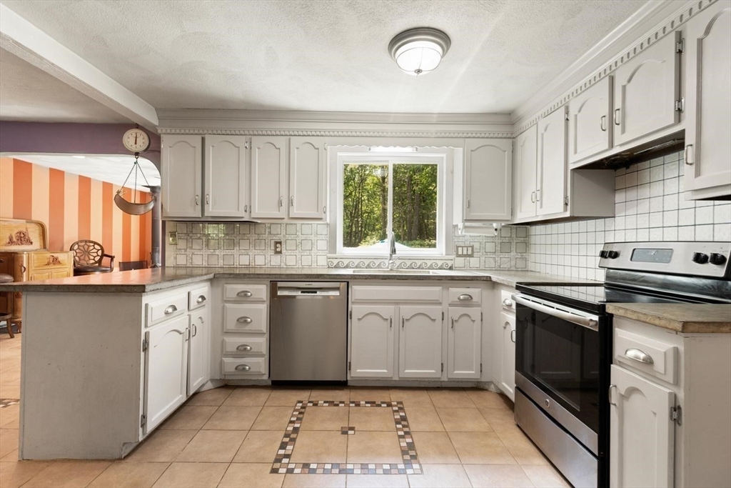 83 Willow Ridge Road North Andover, MA 01845 - Photo 17 of 42