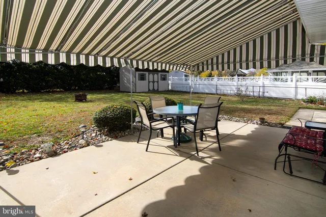 a view of a small pool