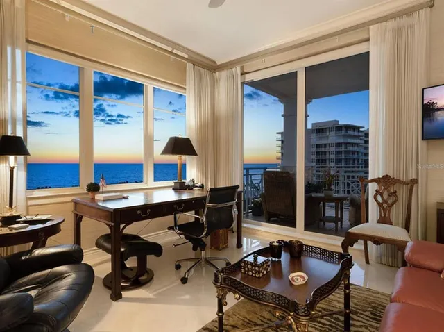 a picture of a very nice looking city