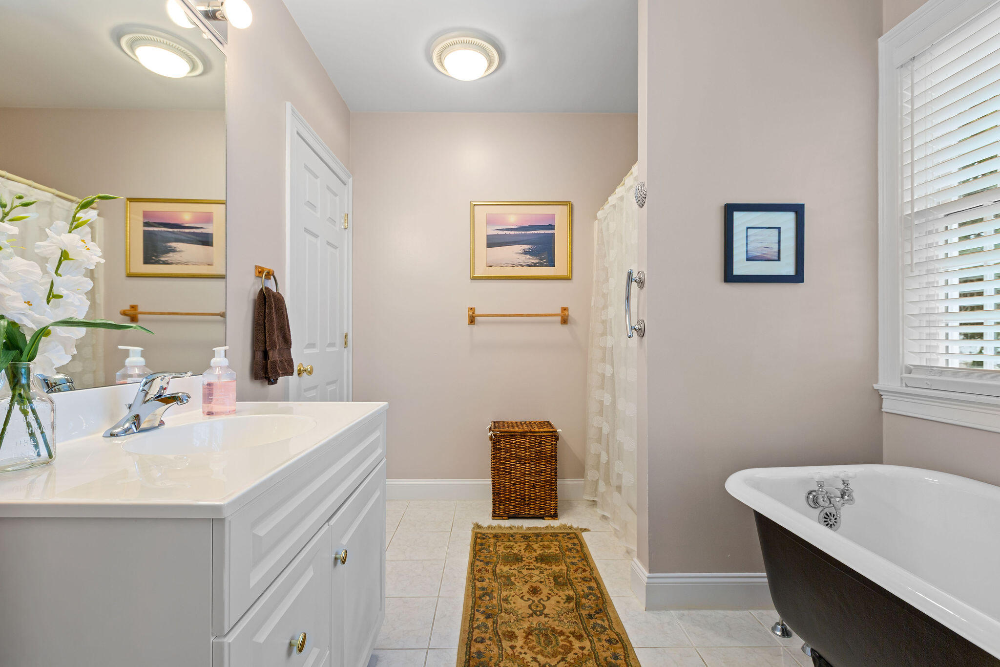 13 Hayfield Road East Dennis, MA 02641 - Photo 32 of 51 a bathroom with a tub sink and mirror