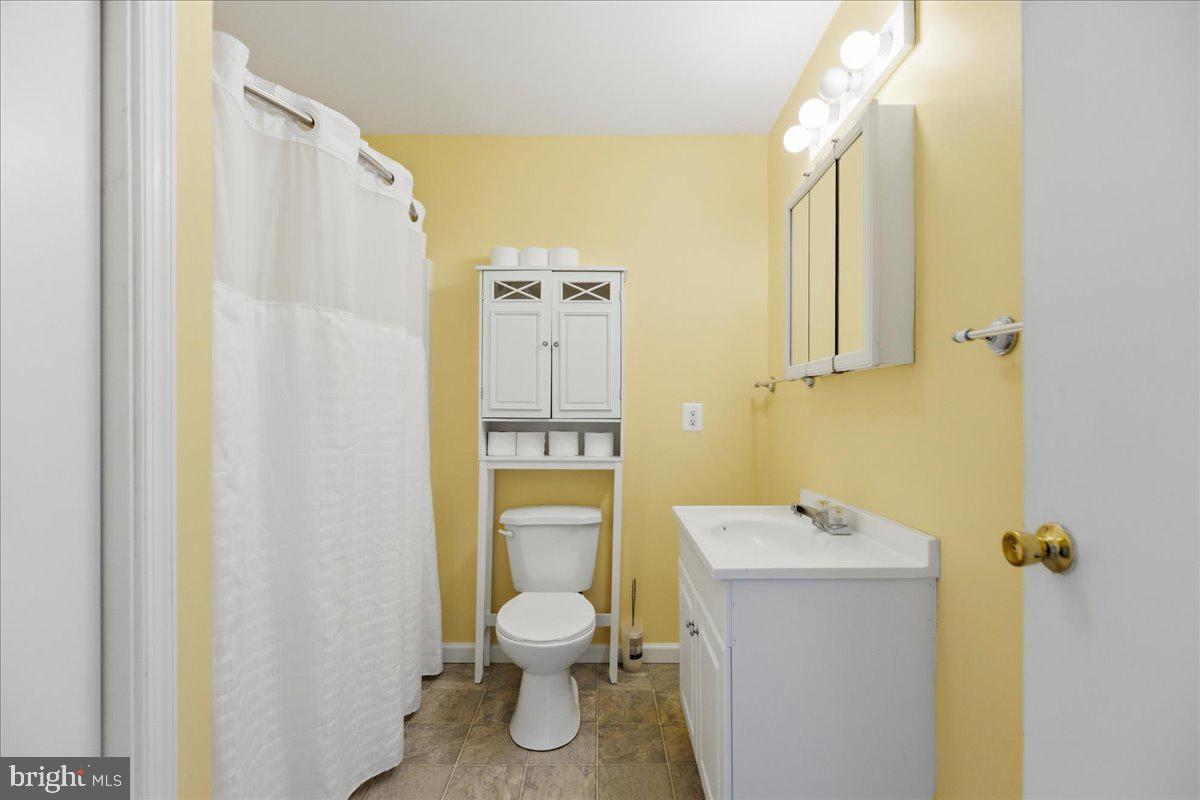 46564 Yorktown Road Lexington Park, MD 20653 - Photo 38 of 43 Top Floor Bathroom