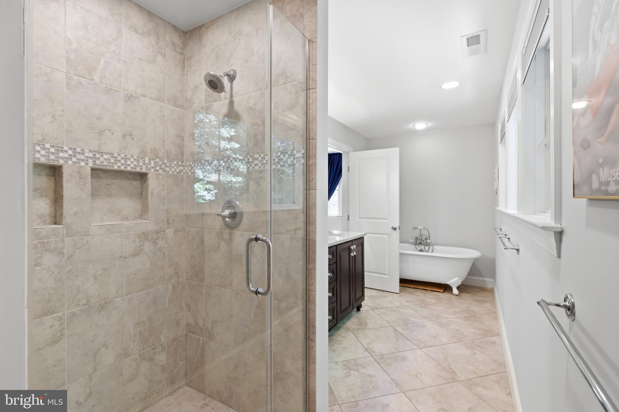 1724 Robinhood Road Annapolis, MD 21401 - Photo 31 of 73 Primary walk in shower
