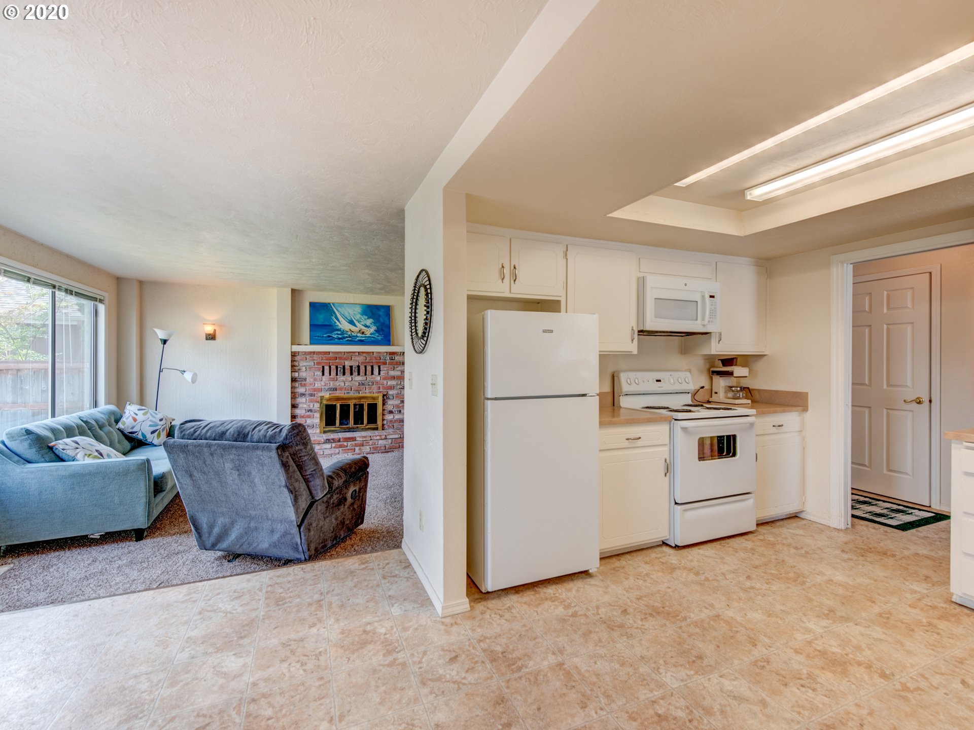 7270 A Street Springfield, OR 97478 - Photo 6 of 29