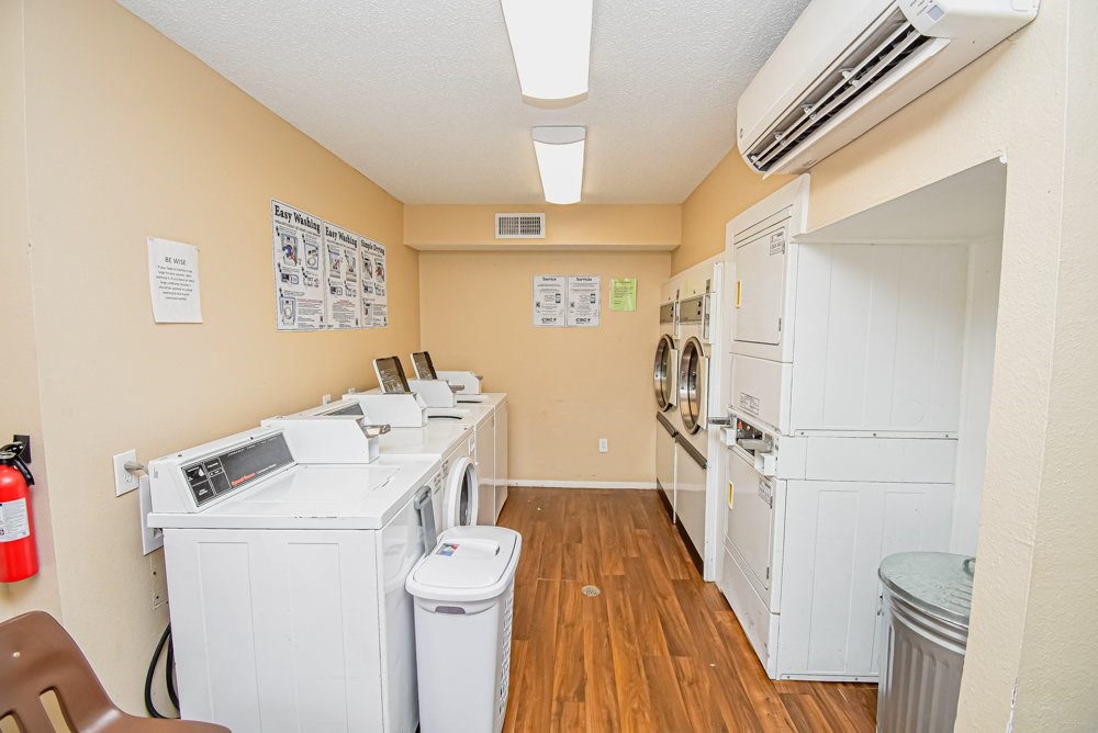 427 Martin Street Chandler, TX 75758 - Photo 11 of 11 a utility room with dryer and washer
