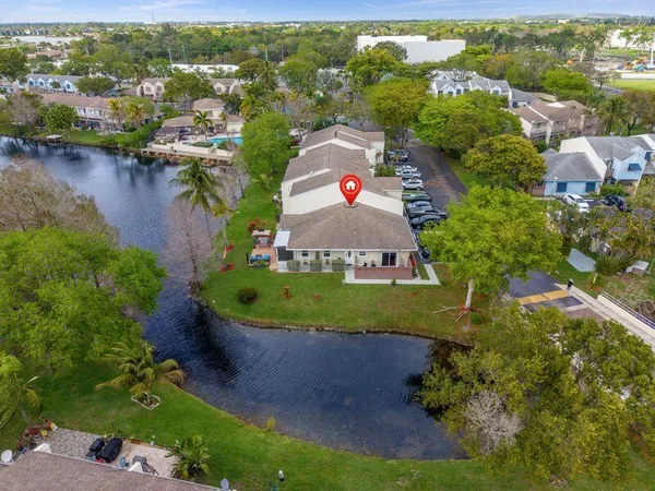 a view of a multi story building