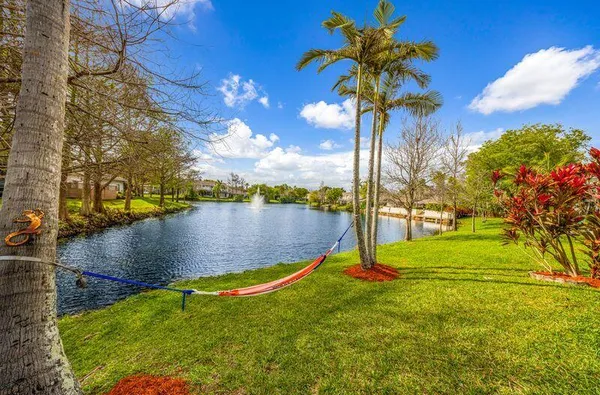 $365,000 | 200 East Hemingway Circle, Margate, FL 33063