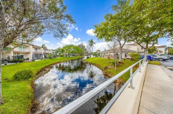 $365,000 | 200 East Hemingway Circle, Margate, FL 33063