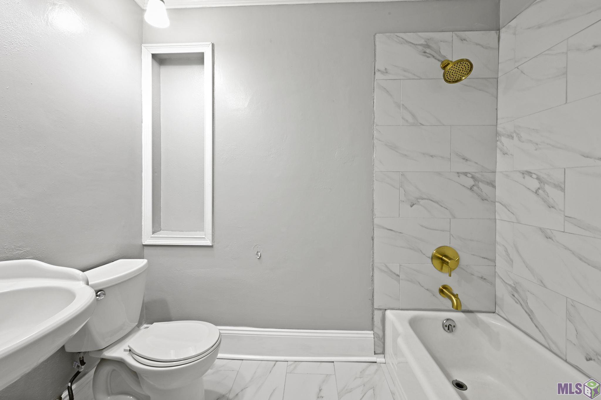 7137 Boone Avenue Baton Rouge, LA 70808 - Photo 17 of 27 2nd Full Bath