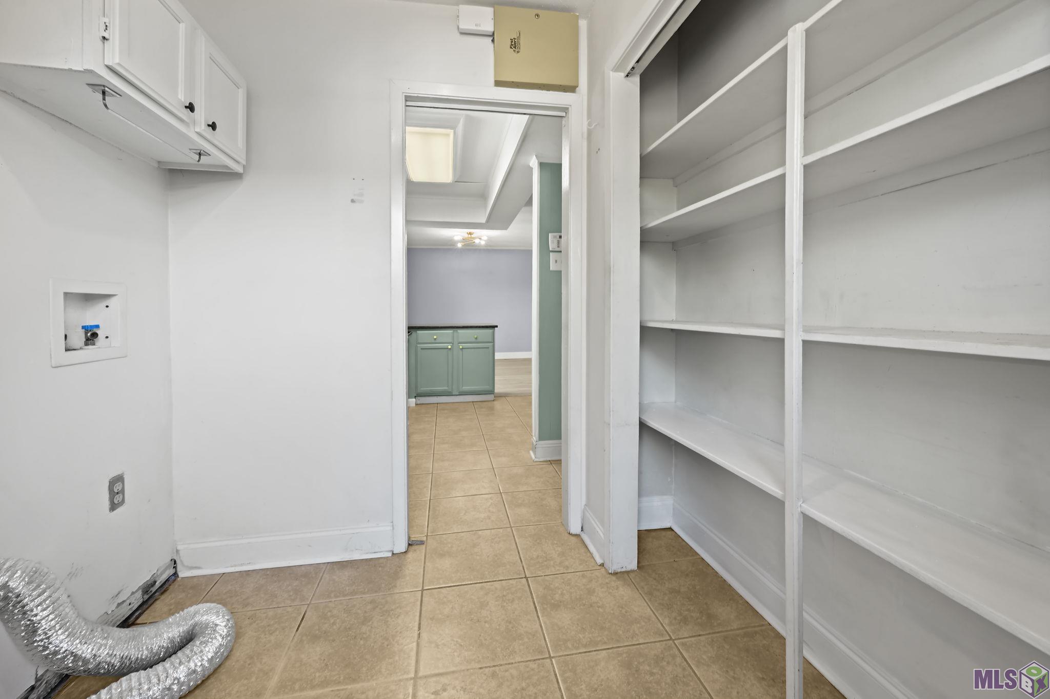 7137 Boone Avenue Baton Rouge, LA 70808 - Photo 18 of 27 Inside Laundry Room