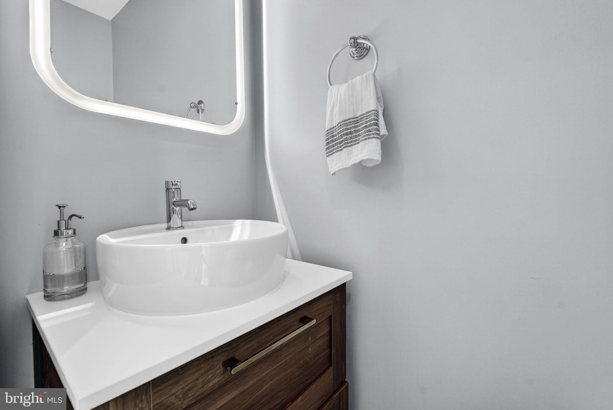 1217 I Street Northeast Washington, DC 20002 - Photo 12 of 34 Main lvl powder rm