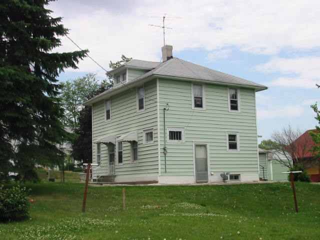 402 Clinton Street Delmar, IA 52037 - Photo 1 of 9 Gallery Image 1