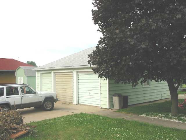 402 Clinton Street Delmar, IA 52037 - Photo 3 of 9 Gallery Image 3