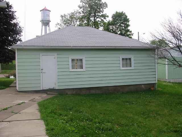 402 Clinton Street Delmar, IA 52037 - Photo 4 of 9 Gallery Image 4