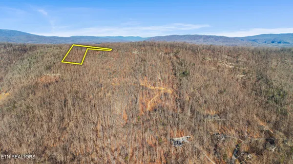 $330,000 | 227 Eagle Vw Lane, Jacksboro, TN 37757