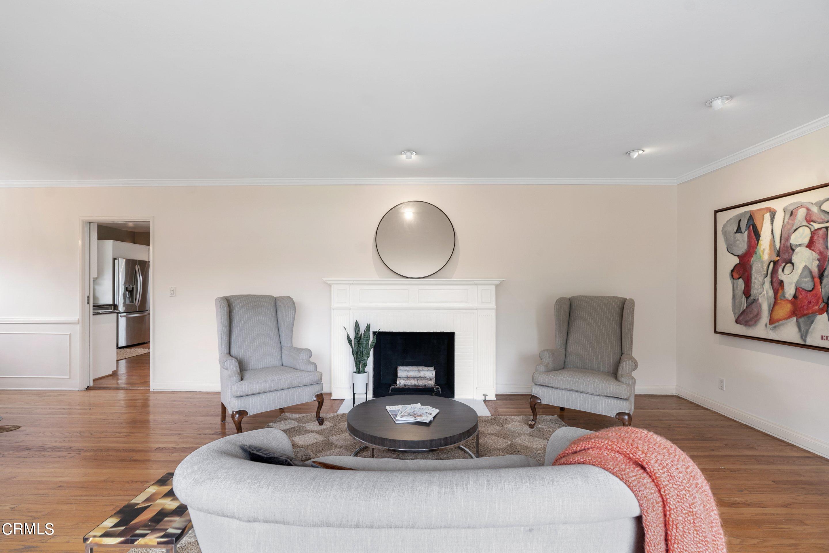 3150 Lombardy Road Pasadena, CA 91107 - Photo 3 of 27 Living Room