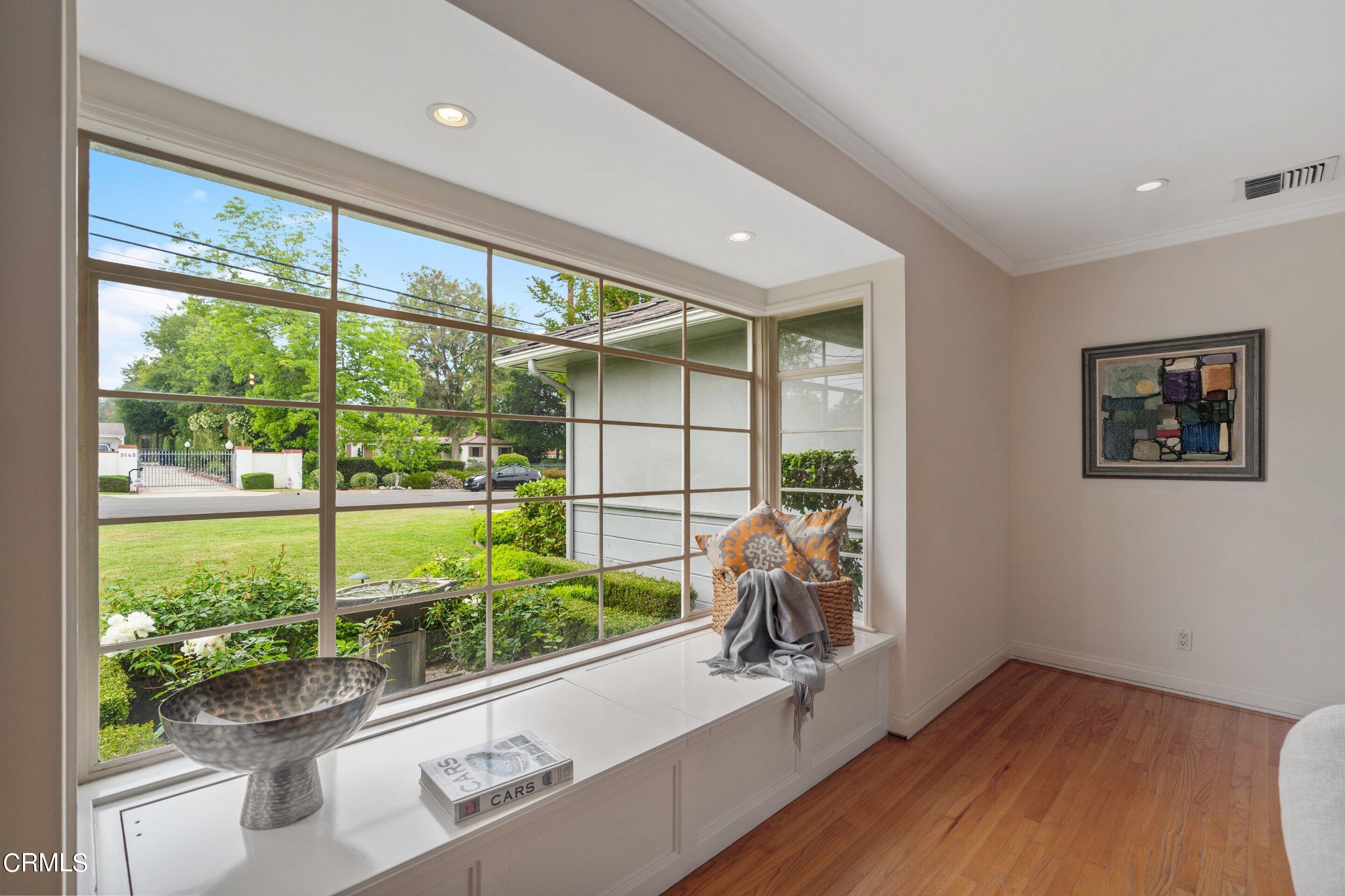 3150 Lombardy Road Pasadena, CA 91107 - Photo 6 of 27 Bay Window