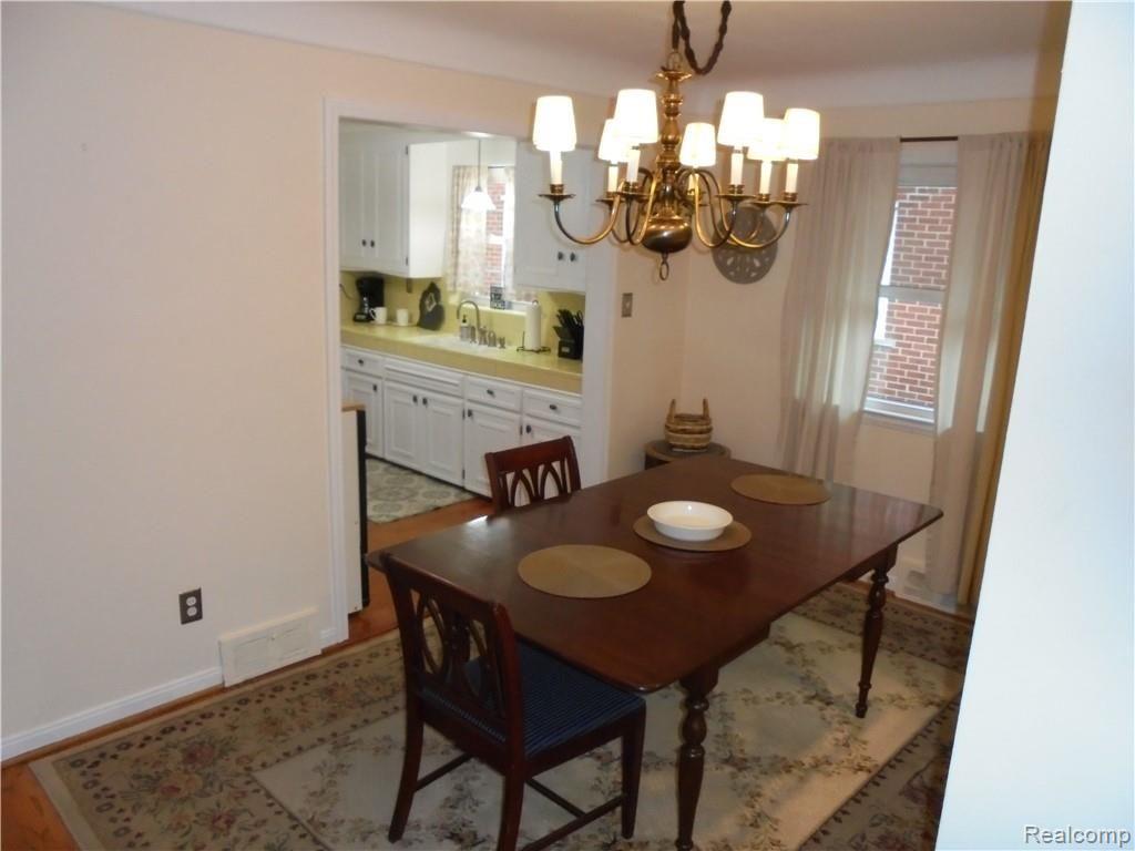 1854 Newcastle Road Grosse Pointe, MI 48236 - Photo 11 of 27