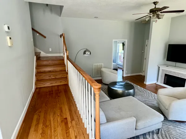 $2,700 | 8011 Highway 58, Harrison, TN 37341