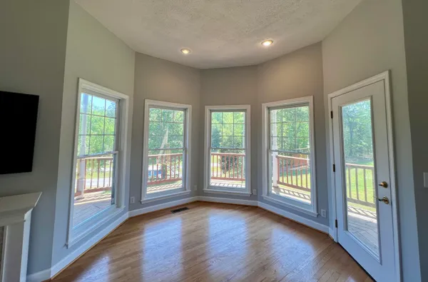 $2,700 | 8011 Highway 58, Harrison, TN 37341