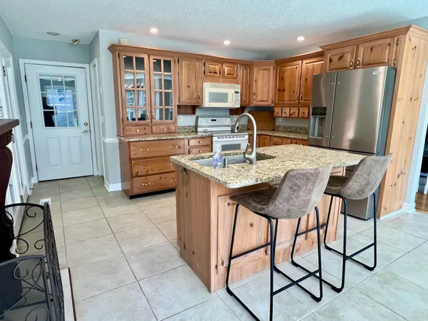 $2,700 | 8011 Highway 58, Harrison, TN 37341