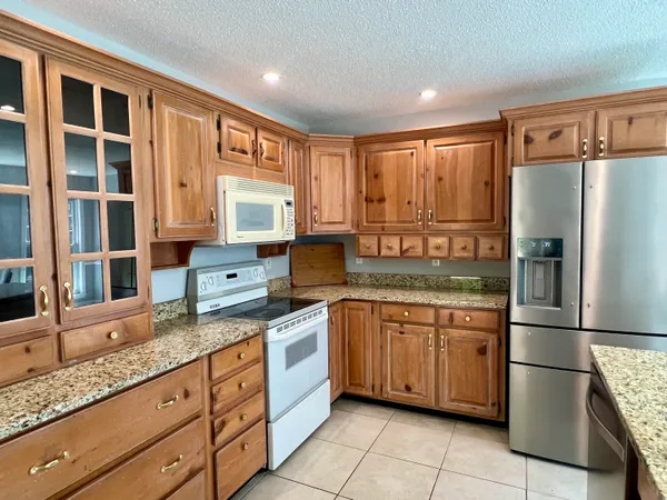 $2,700 | 8011 Highway 58, Harrison, TN 37341