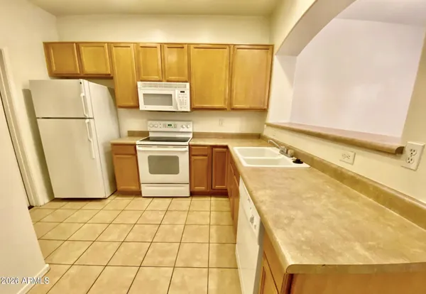 $2,100 | 12083 North 66th Avenue, Glendale, AZ 85304