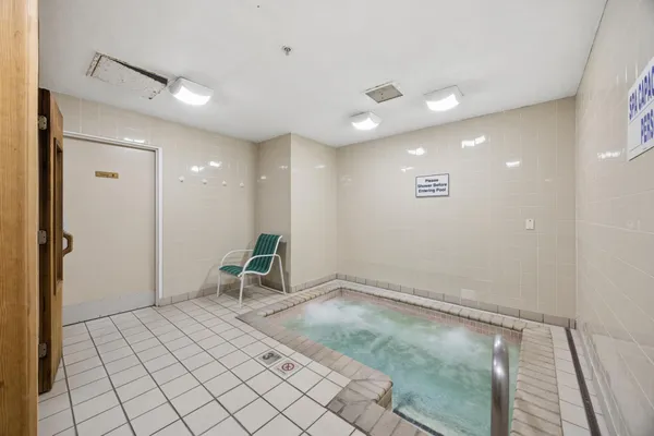 $184,900 | 3131 Excelsior Boulevard, Unit 412, Minneapolis, MN 55416
