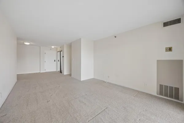 $184,900 | 3131 Excelsior Boulevard, Unit 412, Minneapolis, MN 55416