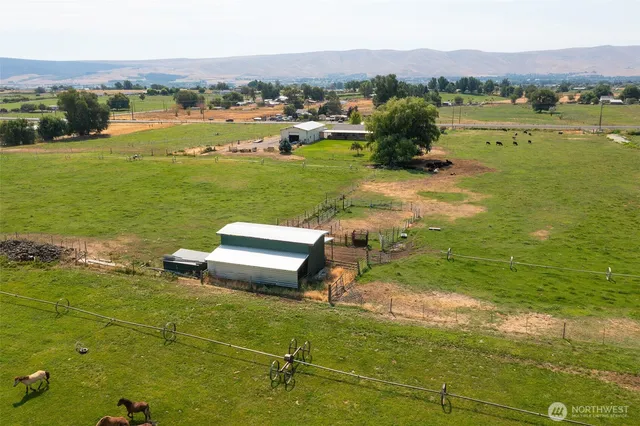 $779,900 | 131108 West King Tull Road, Prosser, WA 99350