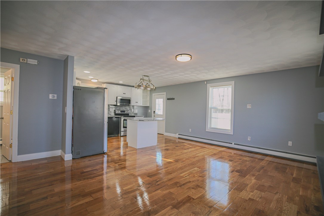 560 Post Road Warwick, RI 02888 - Photo 5 of 30 Gallery Image 5