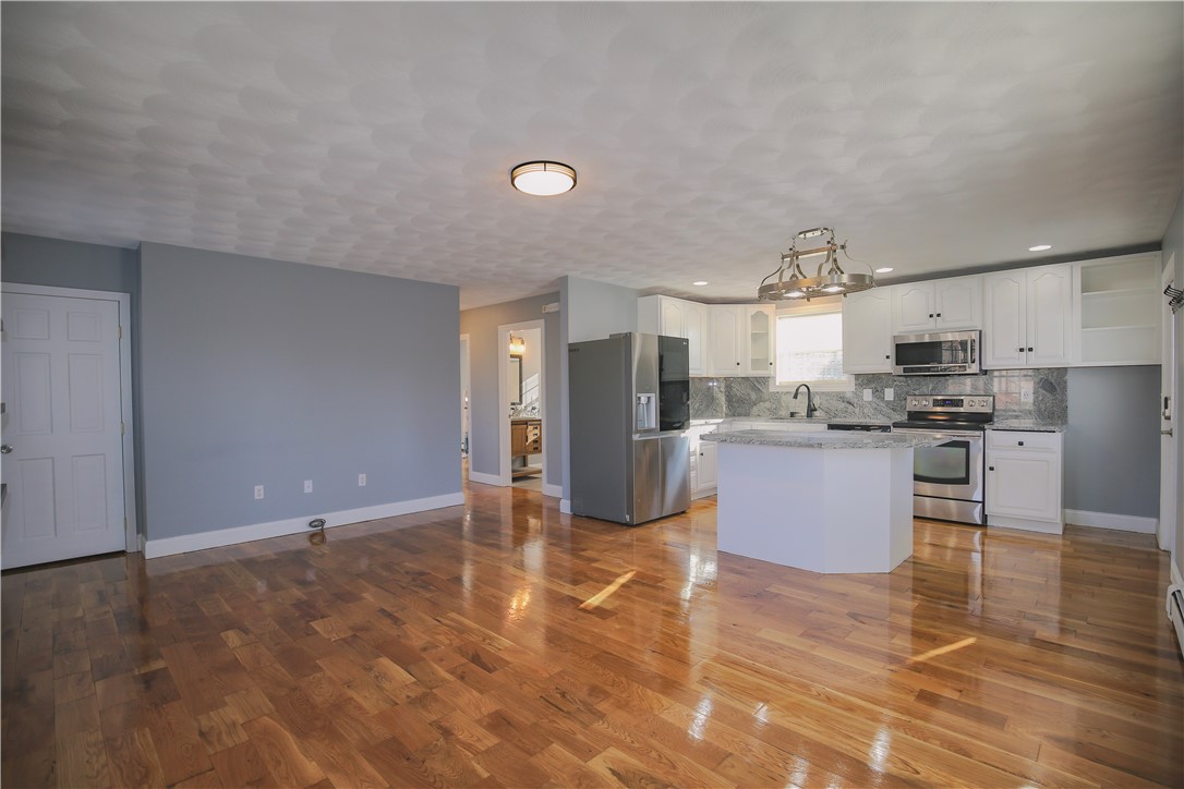 560 Post Road Warwick, RI 02888 - Photo 6 of 30 Gallery Image 6