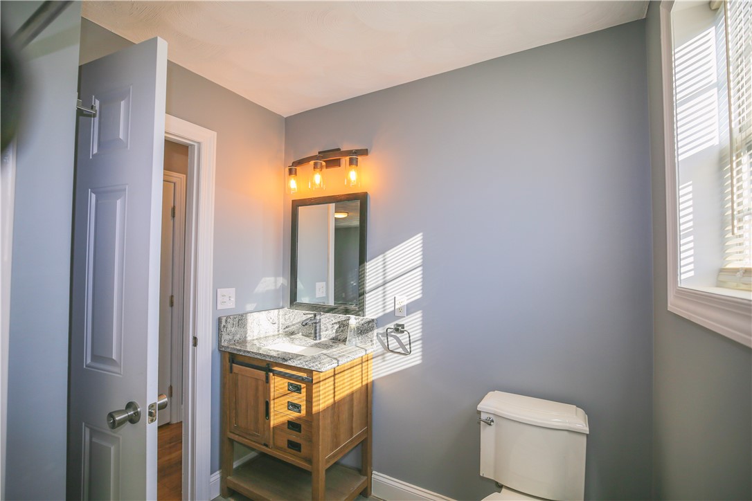 560 Post Road Warwick, RI 02888 - Photo 7 of 30 First Floor Bathroom